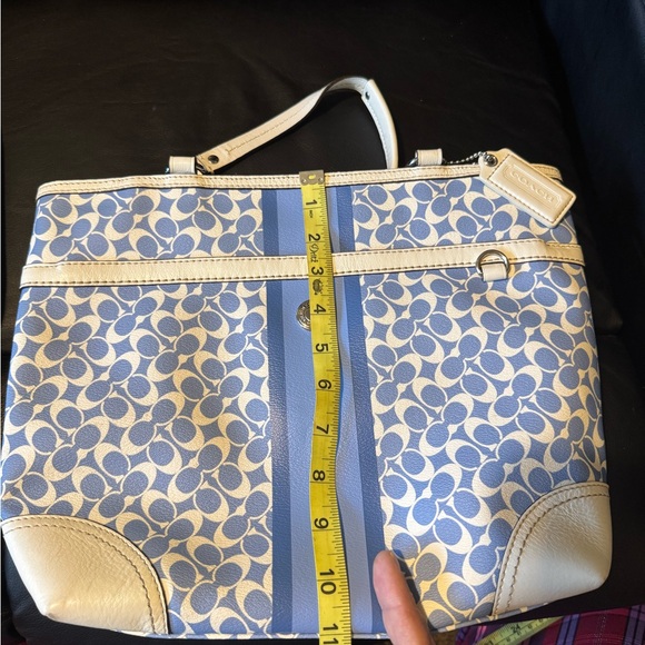 Blue and white Coach bag - Picture 7 of 11
